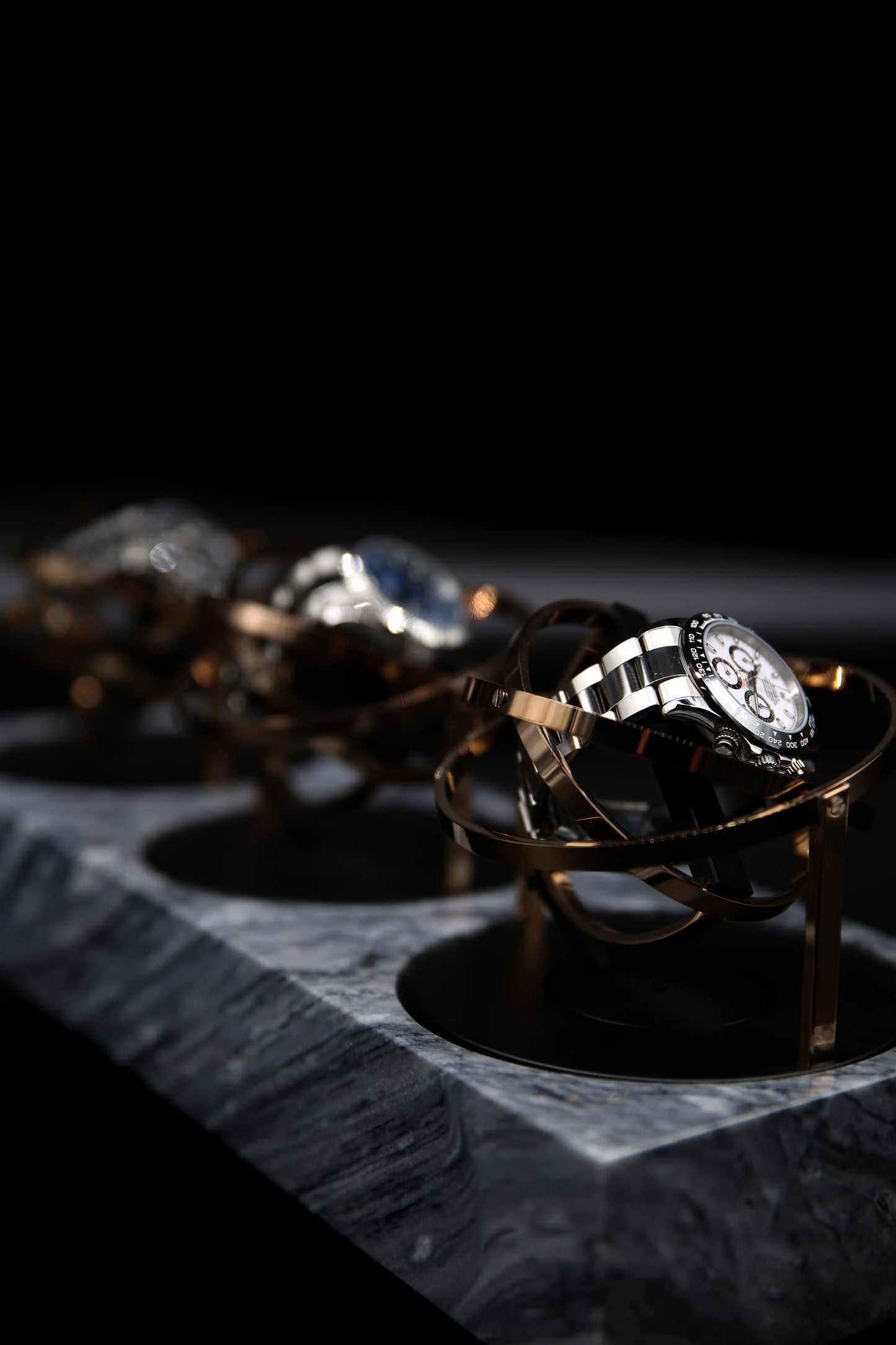 The Voyager III - Grigio Reale Base, Triple